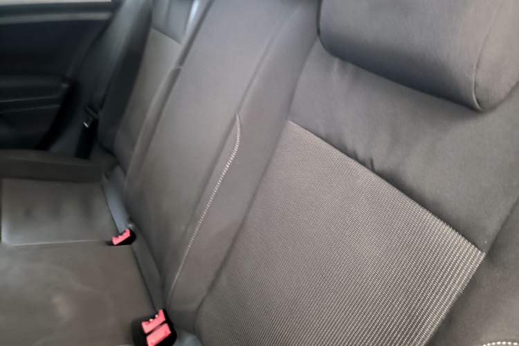 Used Volkswagen Golf 2016 1.6L Automatic Fashion Model Left Rear Seat