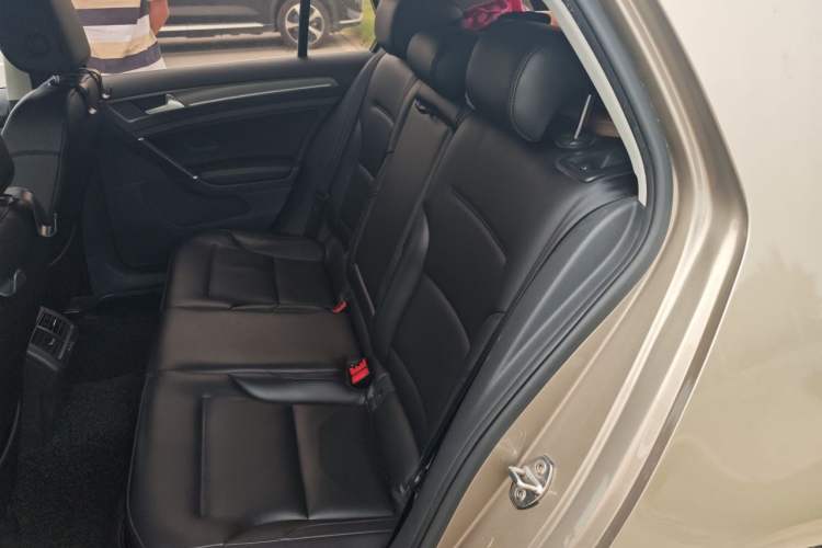 Used Volkswagen Golf 2016 230TSI Automatic Comfort Version Left Rear Seat