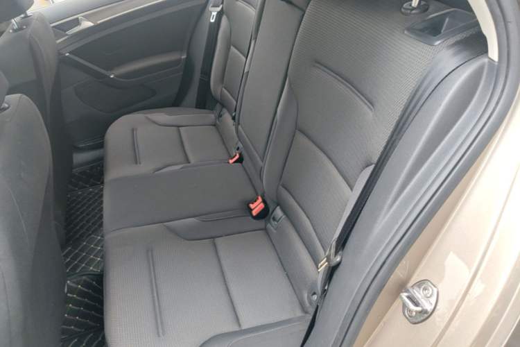 Used Volkswagen Golf 2016 1.6L Automatic Comfort Model Left Rear Seat