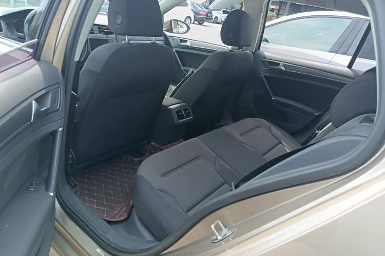 Used Volkswagen Golf 2016 1.6L Automatic Comfort Model Left Rear Seat