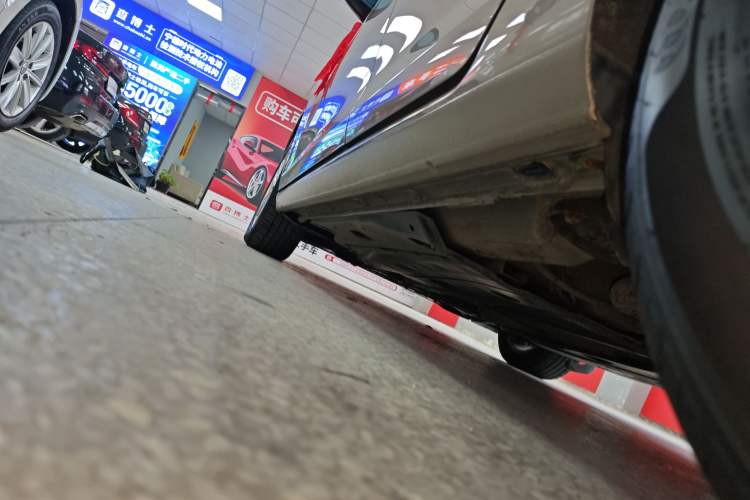 Used Volkswagen Golf 2016 230TSI Automatic Comfort Version Left Side Sill