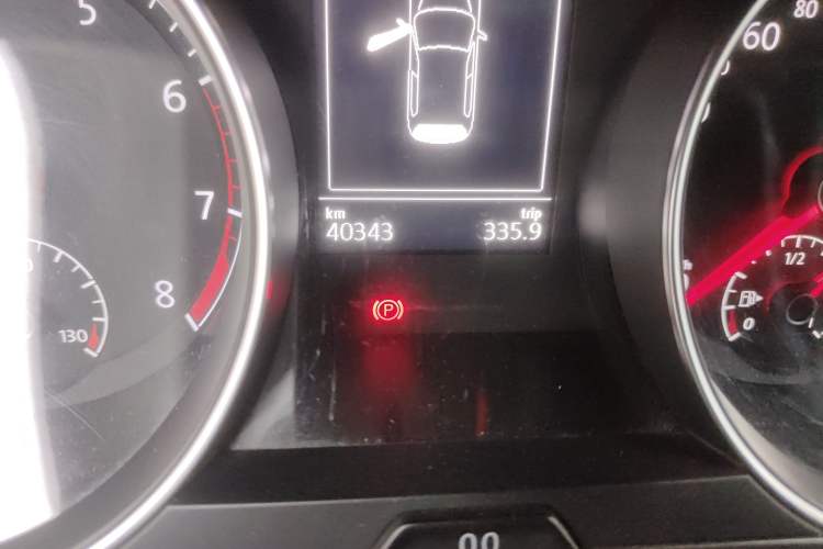 Used Volkswagen Golf 2016 230TSI Automatic Comfort Version Odometer Close Up
