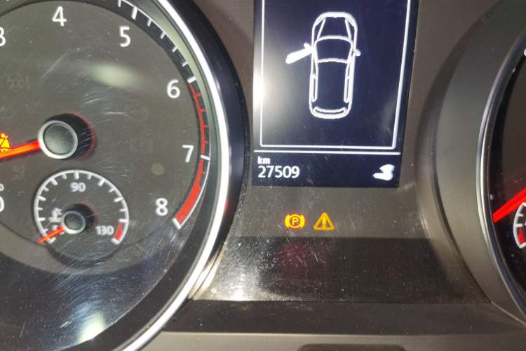 Used Volkswagen Golf 2016 230TSI Automatic Luxury Version Odometer Close Up