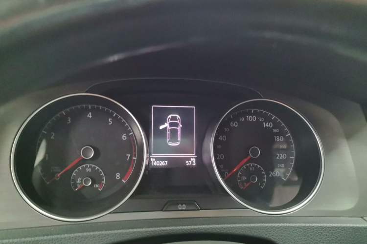Used Volkswagen Golf 2016 230TSI Automatic Comfort Version Odometer Close Up