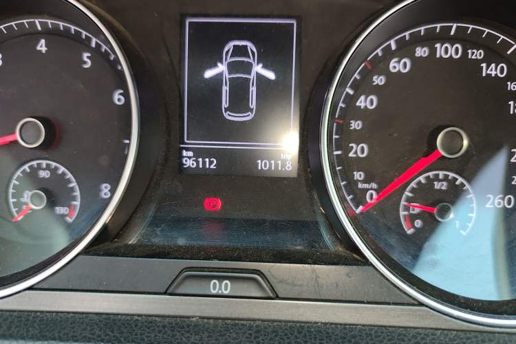 Used Volkswagen Golf 2016 230TSI Automatic Comfort Version Odometer Close Up