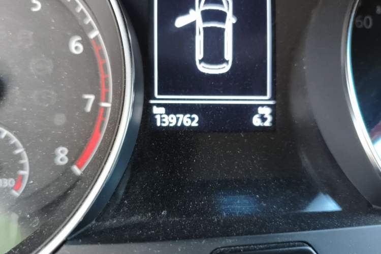 Used Volkswagen Golf 2016 230TSI Automatic Comfort Version Odometer Close Up