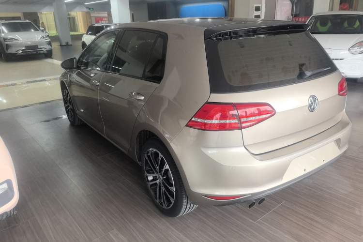 Used Volkswagen Golf 2016 230TSI Automatic Comfort Version Rear Left 45 Deg