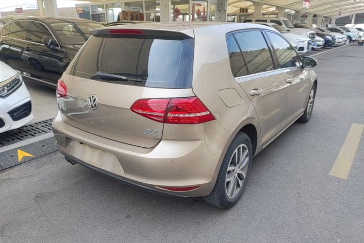 Used Volkswagen Golf 2016 230TSI Automatic Luxury Version Rear Right 45 Deg