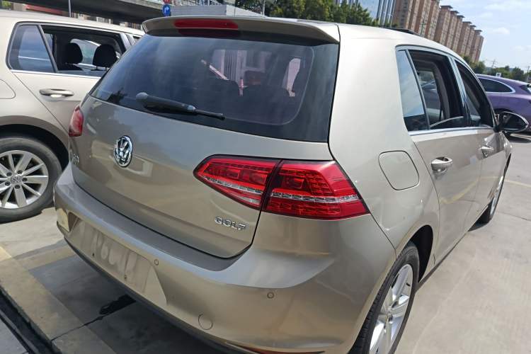 Used Volkswagen Golf 2016 1.6L Automatic Comfort Model Rear Right 45 Deg