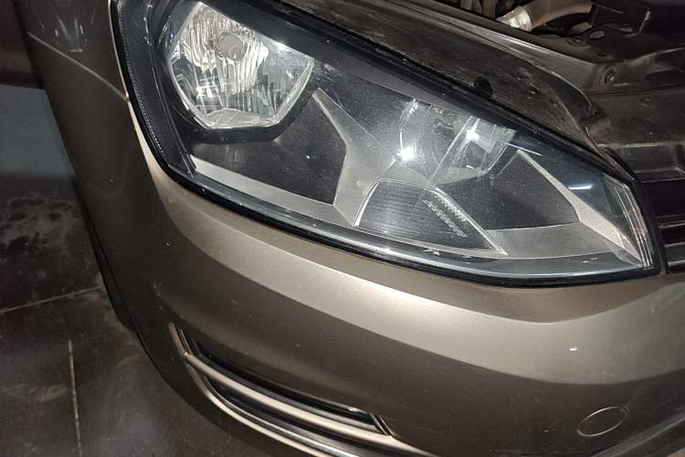 Used Volkswagen Golf 2016 230TSI Automatic Luxury Version Right Front Headlight