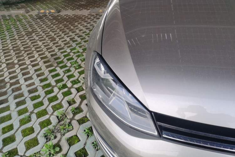 Used Volkswagen Golf 2016 230TSI Automatic Comfort Version Right Front Headlight