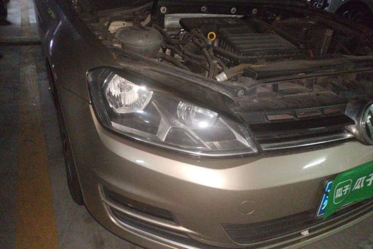 Used Volkswagen Golf 2016 230TSI Automatic Luxury Version Right Front Headlight