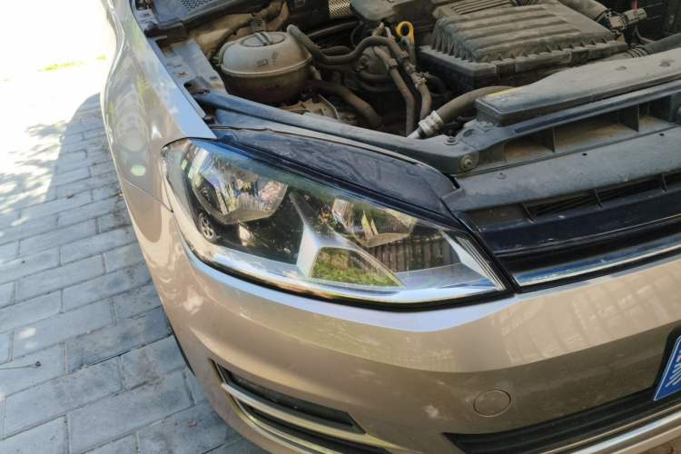 Used Volkswagen Golf 2016 230TSI Automatic Comfort Version Right Front Headlight