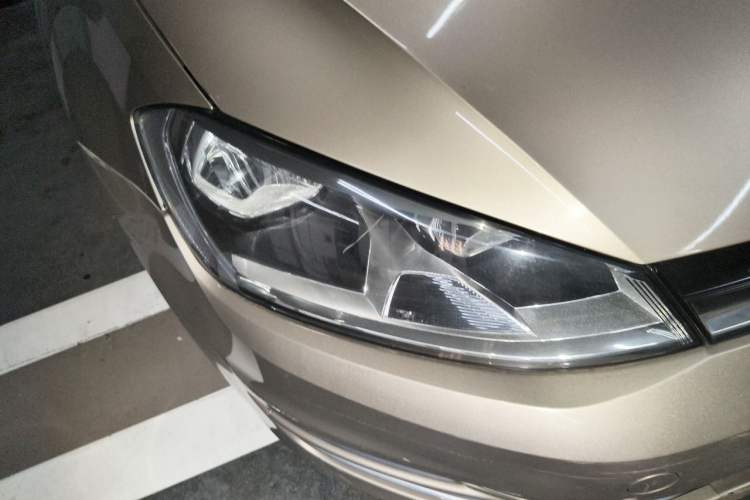 Used Volkswagen Golf 2016 1.6L Automatic Comfort Model Right Front Headlight