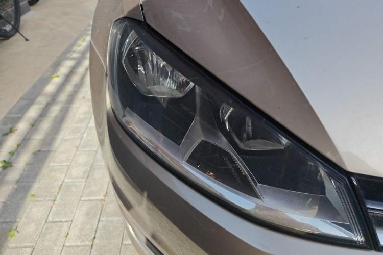Used Volkswagen Golf 2016 230TSI Automatic Comfort Version Right Front Headlight