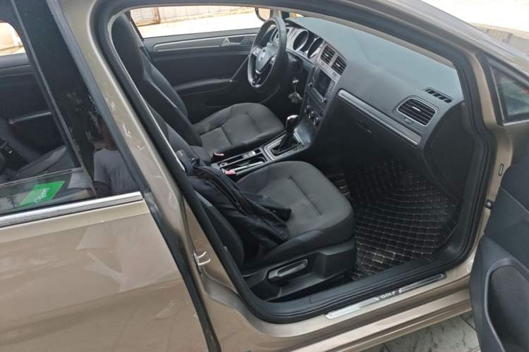 Used Volkswagen Golf 2016 1.6L Automatic Comfort Model Right Front Seat
