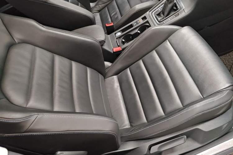 Used Volkswagen Golf 2016 230TSI Automatic Comfort Version Right Front Seat