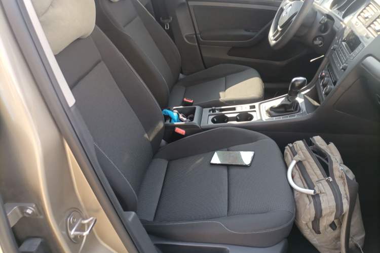 Used Volkswagen Golf 2016 1.6L Automatic Fashion Model Right Front Seat