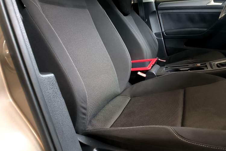 Used Volkswagen Golf 2016 1.6L Automatic Fashion Model Right Front Seat
