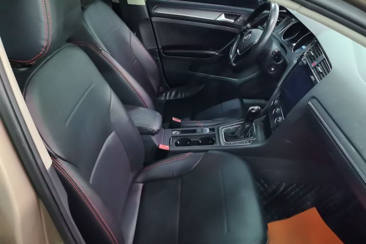 Used Volkswagen Golf 2016 230TSI Automatic Comfort Version Right Front Seat