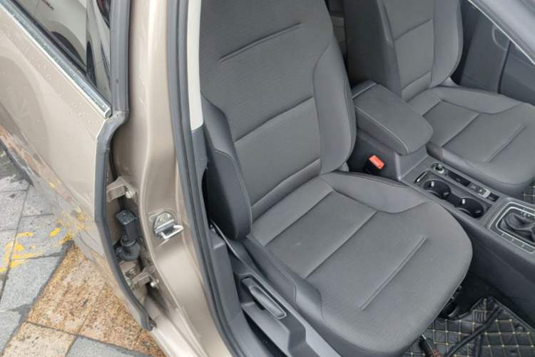 Used Volkswagen Golf 2016 1.6L Automatic Comfort Model Right Front Seat