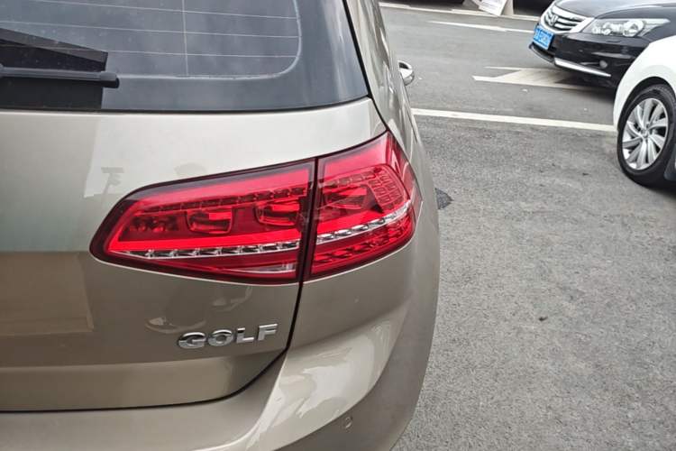 Used Volkswagen Golf 2016 1.6L Automatic Comfort Model Right Rear Taillight