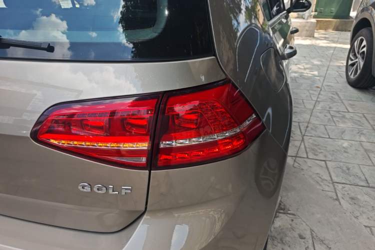 Used Volkswagen Golf 2016 1.6L Automatic Comfort Model Right Rear Taillight
