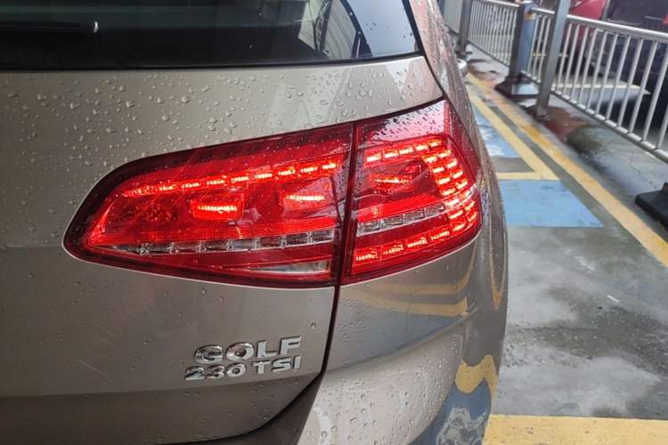 Used Volkswagen Golf 2016 230TSI Automatic Comfort Version Right Rear Taillight