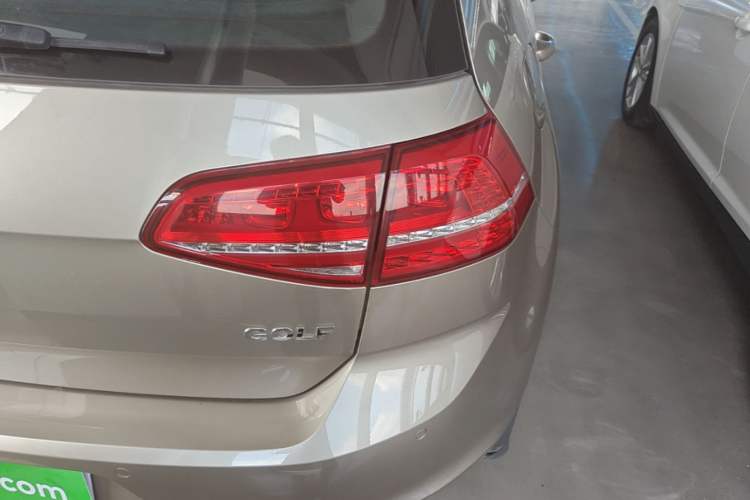 Used Volkswagen Golf 2016 1.6L Automatic Comfort Model Right Rear Taillight