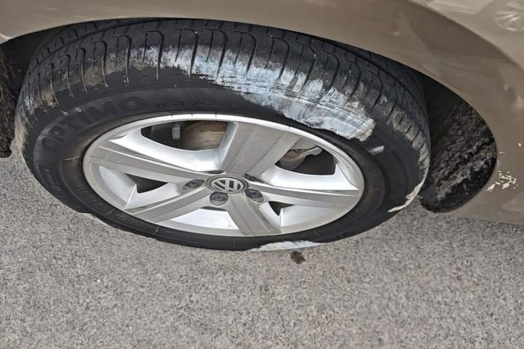 Used Volkswagen Golf 2016 1.6L Automatic Comfort Model Right Rear Wheel Hub