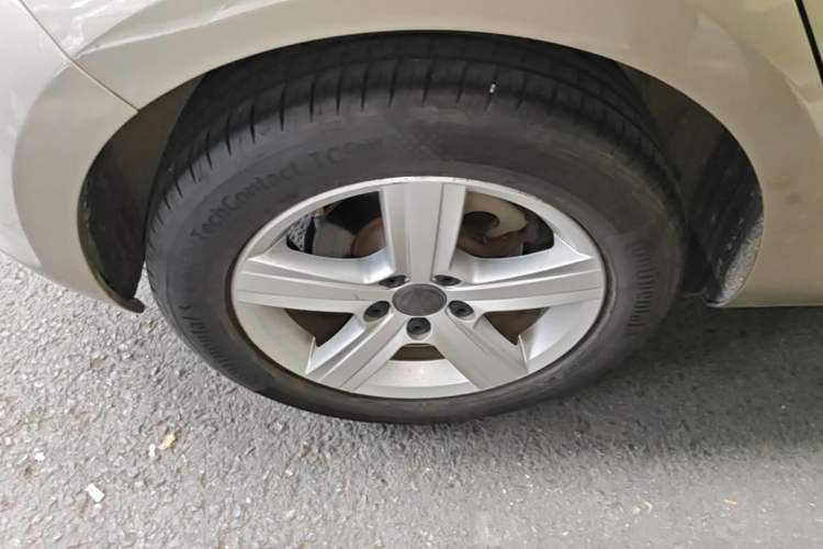 Used Volkswagen Golf 2016 230TSI Automatic Comfort Version Right Rear Wheel Hub