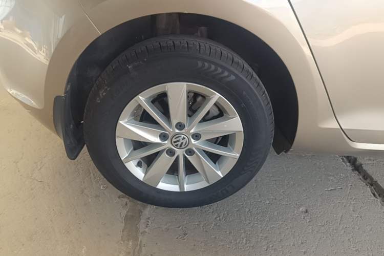 Used Volkswagen Golf 2016 1.6L Manual Fashion Edition Right Rear Wheel Hub