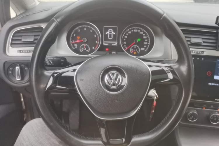 Used Volkswagen Golf 2016 1.6L Automatic Comfort Model Steering Wheel