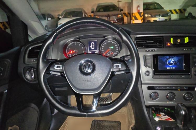Used Volkswagen Golf 2016 230TSI Automatic Luxury Version Steering Wheel