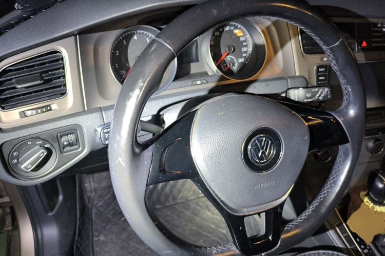 Used Volkswagen Golf 2016 1.6L Automatic Comfort Model Steering Wheel