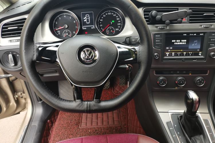 Used Volkswagen Golf 2016 230TSI Automatic Comfort Version Steering Wheel