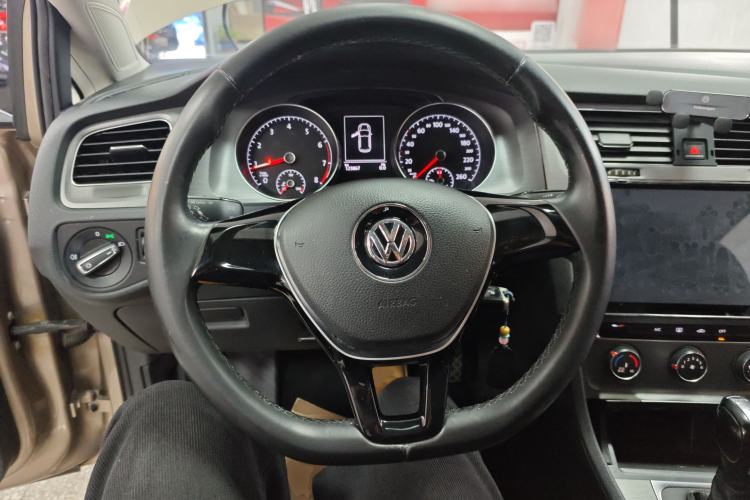Used Volkswagen Golf 2016 230TSI Automatic Comfort Version Steering Wheel