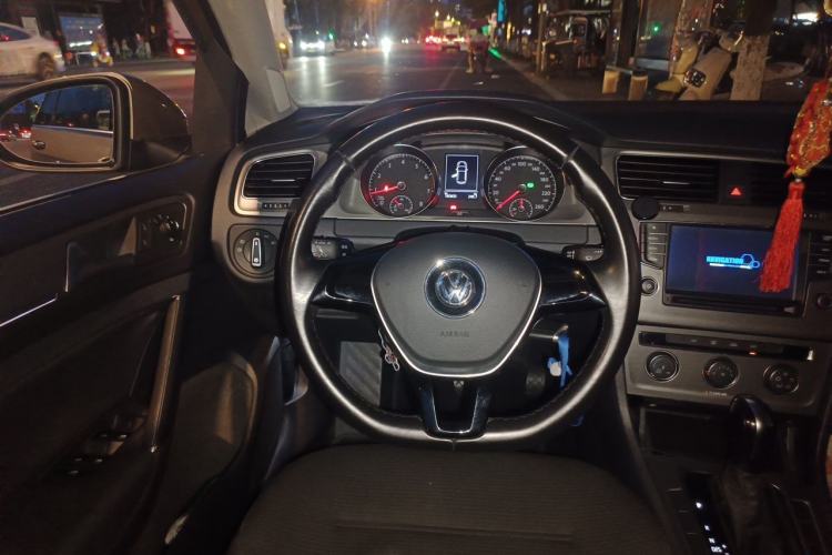 Used Volkswagen Golf 2016 1.6L Automatic Comfort Model Steering Wheel