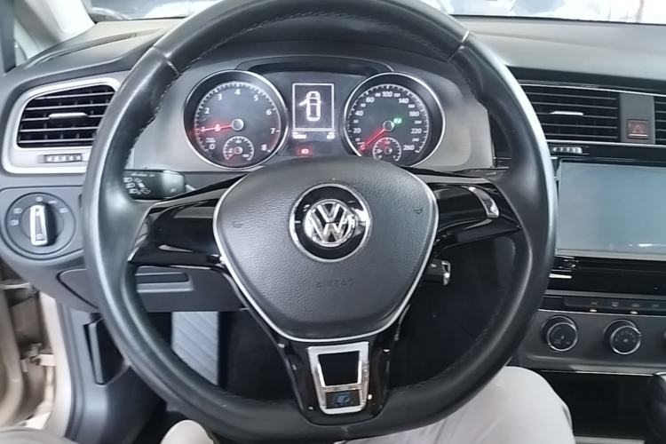 Used Volkswagen Golf 2016 230TSI Automatic Comfort Version Steering Wheel