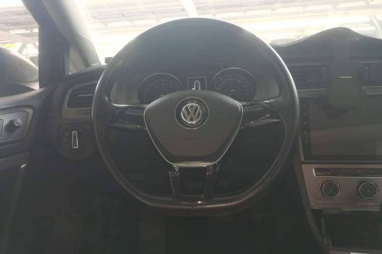Used Volkswagen Golf 2016 230TSI Automatic Comfort Version Steering Wheel