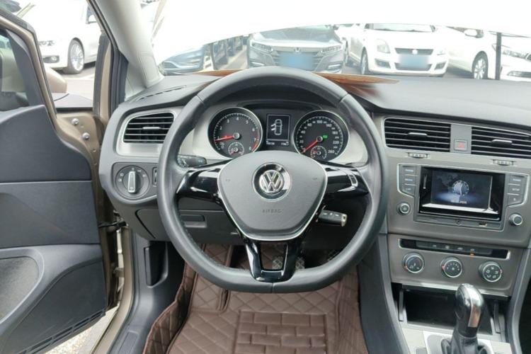 Used Volkswagen Golf 2016 230TSI Automatic Comfort Version Steering Wheel