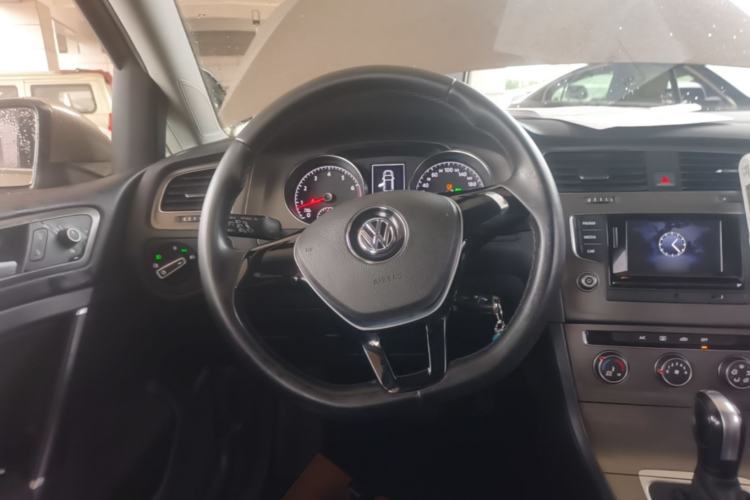 Used Volkswagen Golf 2016 230TSI Automatic Comfort Version Steering Wheel