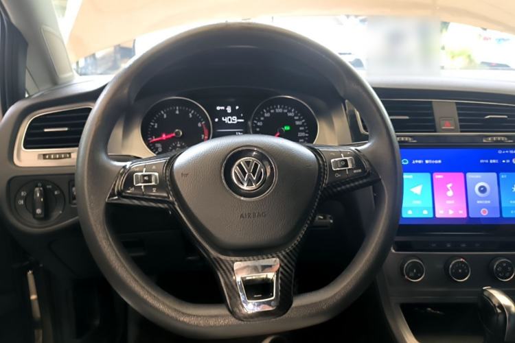Used Volkswagen Golf 2016 1.6L Automatic Fashion Model Steering Wheel