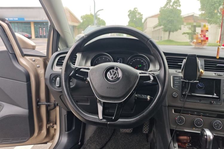 Used Volkswagen Golf 2016 230TSI Automatic Comfort Version Steering Wheel
