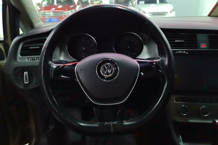 Used Volkswagen Golf 2016 230TSI Automatic Comfort Version Steering Wheel