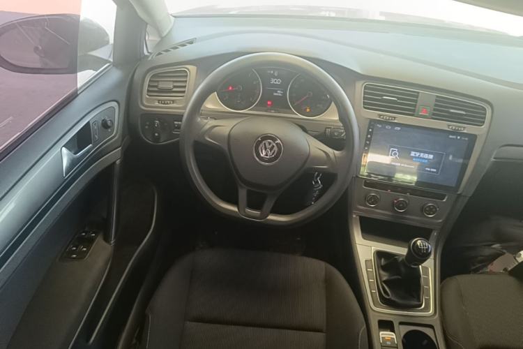 Used Volkswagen Golf 2016 1.6L Manual Fashion Edition Steering Wheel