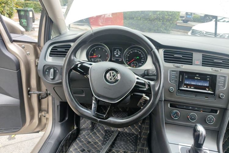 Used Volkswagen Golf 2016 1.6L Automatic Comfort Model Steering Wheel