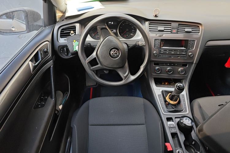 Used Volkswagen Golf 2016 1.6L Manual Fashion Edition Steering Wheel
