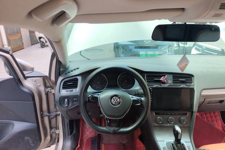 Used Volkswagen Golf 2016 230TSI Automatic Comfort Version Steering Wheel