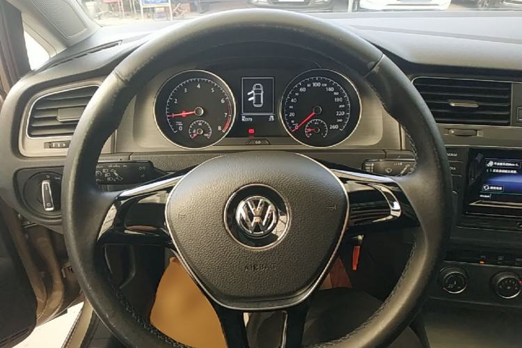 Used Volkswagen Golf 2016 230TSI Automatic Comfort Version Steering Wheel